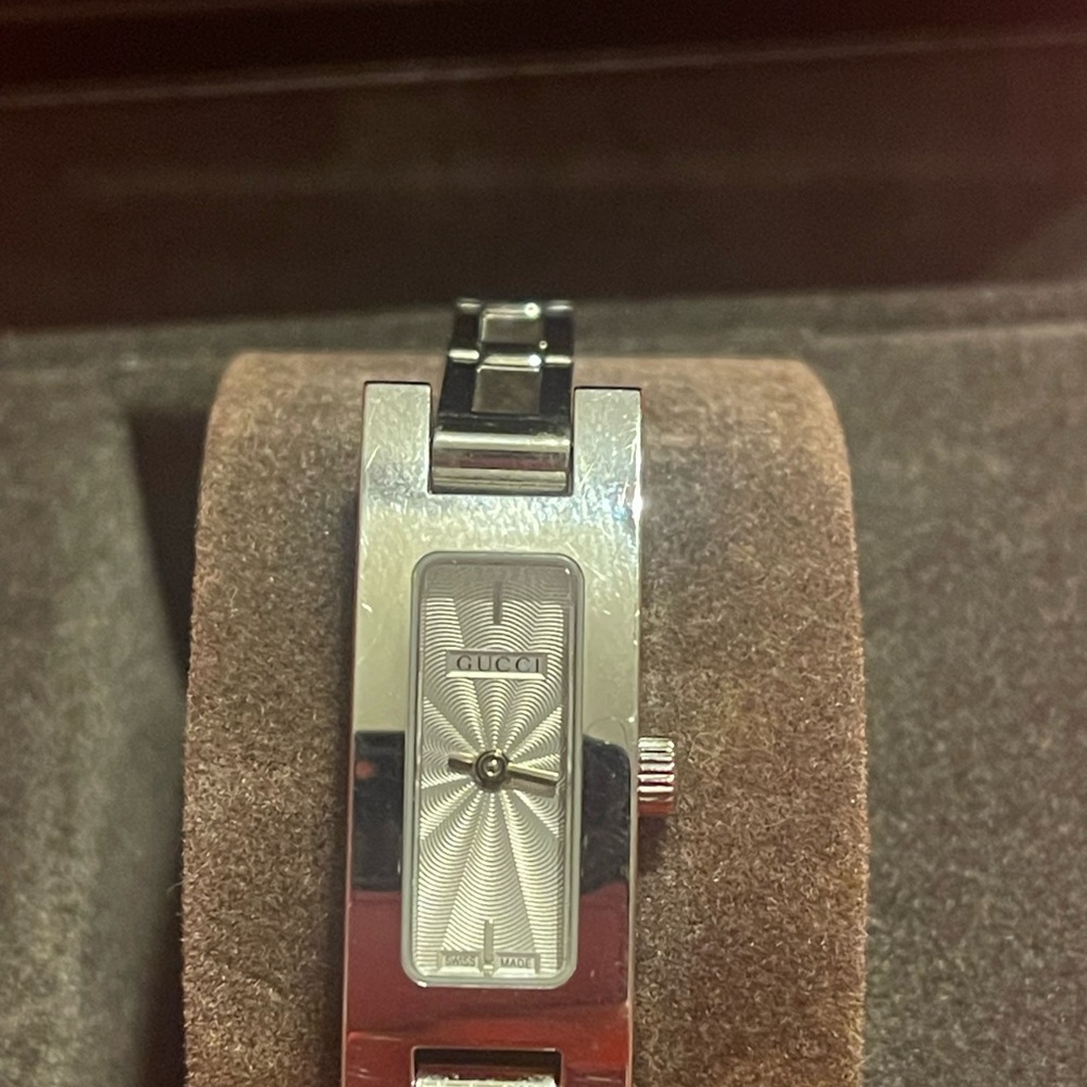 Gucci Watch with box - Picture 7 of 13